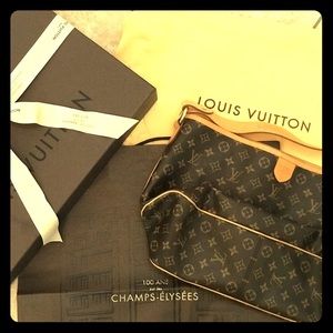 Authentic Louis Vuitton Delightful MM bag!